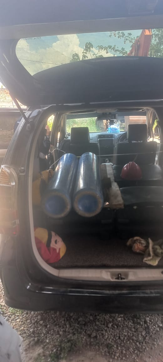 PELANGGAN KONTRAKTOR PENGELASAN BELI REFILL TABUNG OKSIGEN