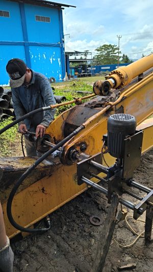 jasa Line boring Rumah Bushing Stik arm Hyundai 220-9SH