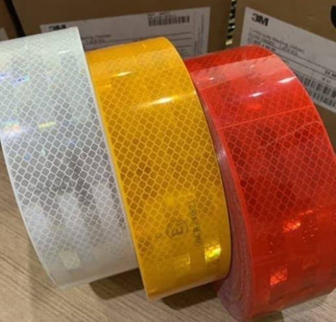 3M Diamond Grade Conspicuity Markings 3M 983-71 SCOTLIGH STIKER REFLEKTOR KUNING 5CMX500CM