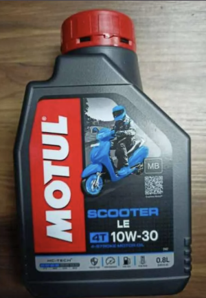 OLI BENSIN MOTOR 4 TAK MOTUL SCOOTER LE 4T 10W30 0,8 Liter